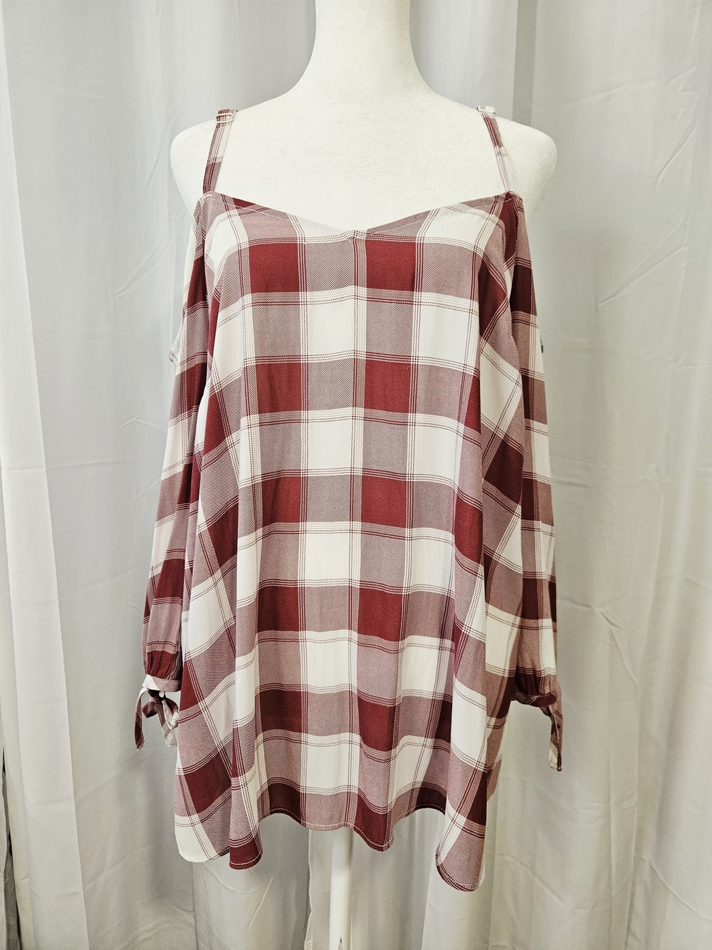 Torrid Plaid Cold Shoulder Top Size 0 (Large) – Burgundy & Cream